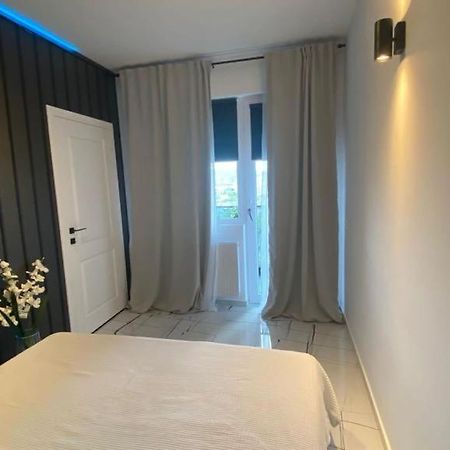 Q Luxury Apartment - Palas Center Iasi Extérieur photo