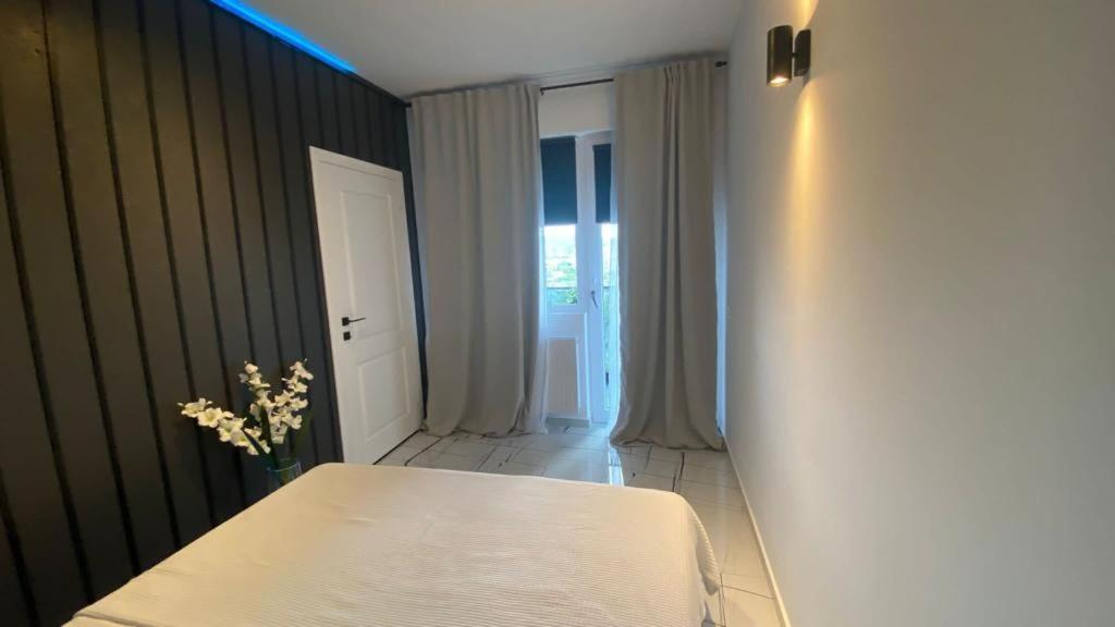 Q Luxury Apartment - Palas Center Iasi Extérieur photo